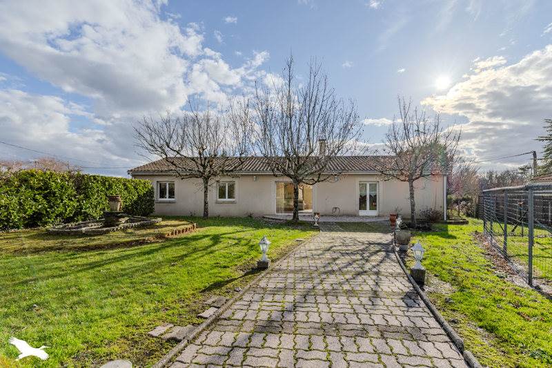 Vente Maison BONZAC - 7 pièces -145 m² - (33910)