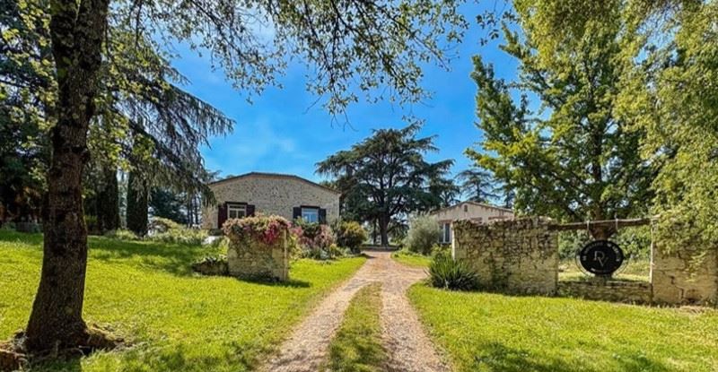 Vente Maison CASTERA VERDUZAN - 13 pièces -490 m² - (32410)