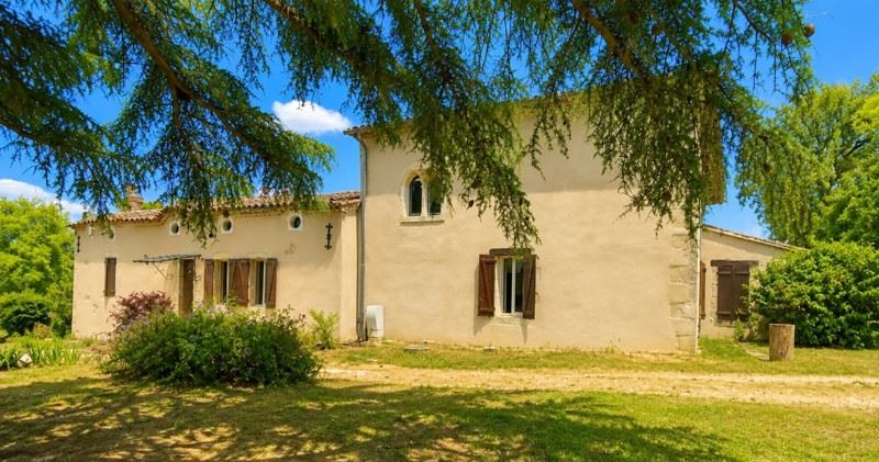 Vente Maison CASTERA VERDUZAN - 13 pièces -490 m² - (32410)
