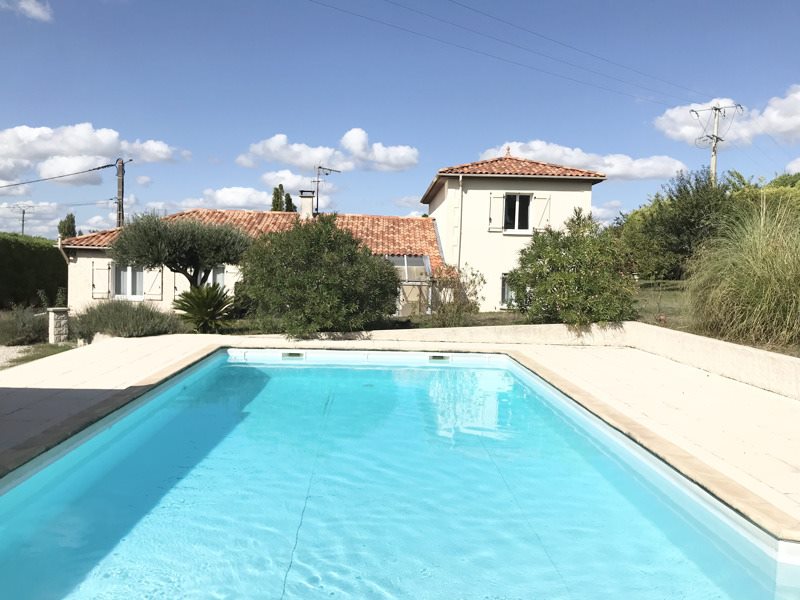 Vente Maison MOULIDARS - 6 pièces -182 m² - (16290)
