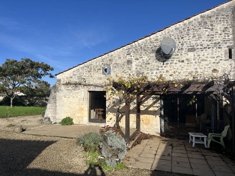 Vente Maison ANGEAC CHARENTE - 6 pièces -190 m² - (16120)