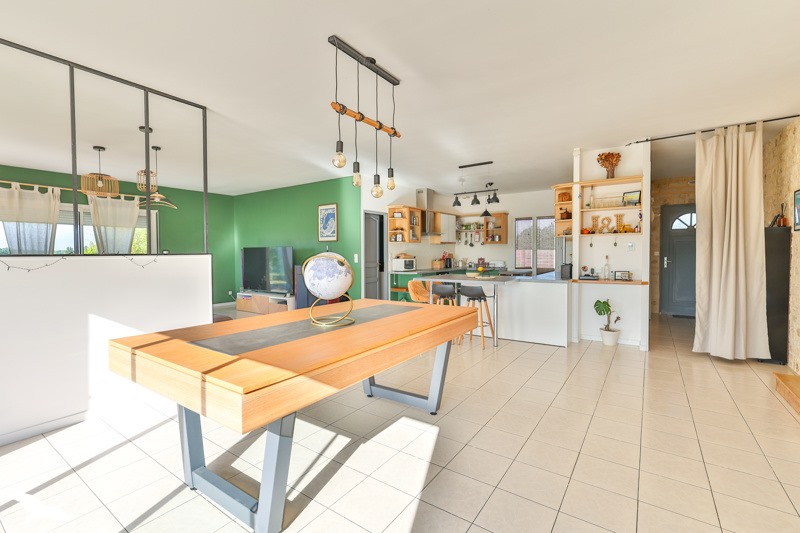 Vente Maison BELLEVIGNE - 6 pièces -180 m² - (16120)