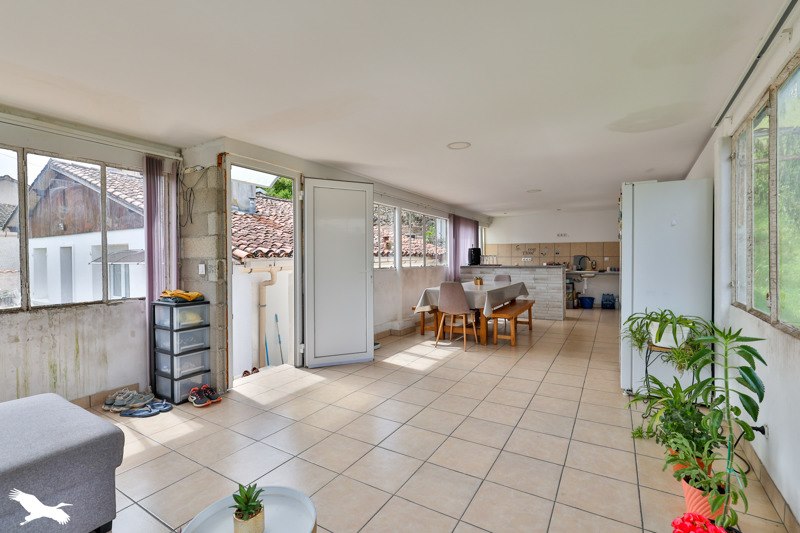 Vente Maison CHATEAUNEUF SUR CHARENTE - 6 pièces -105 m² - (16120)