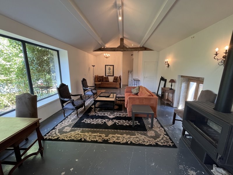 Vente Maison MOSNAC ST SIMEUX - 5 pièces -163 m² - (16120)
