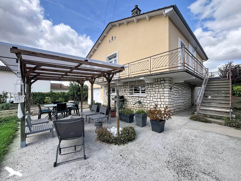 Vente Maison CHATEAUNEUF SUR CHARENTE 16120 6 pièces - 119 m²