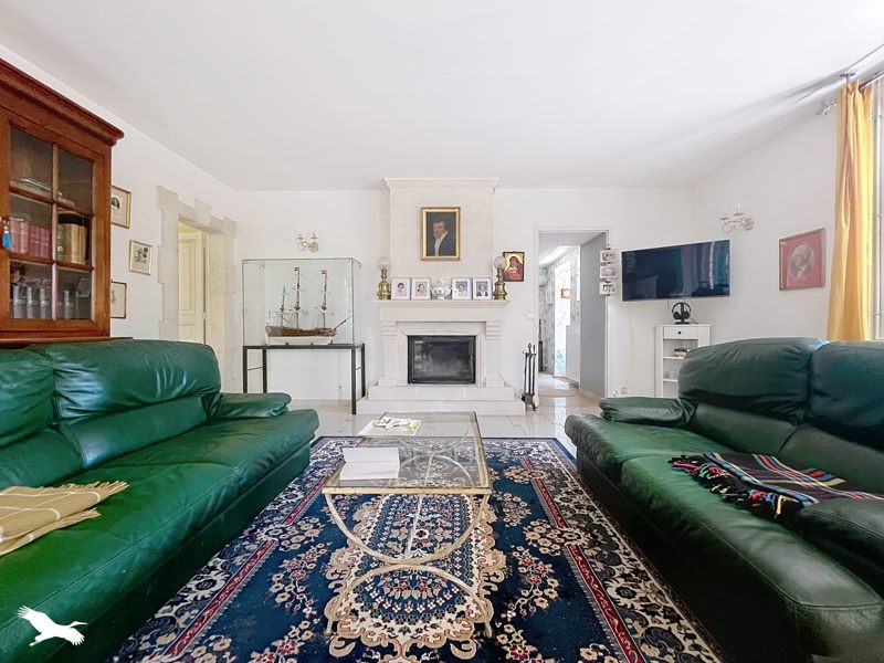 Vente Maison Bonneuil - 7 pièces -214 m² - (16120)