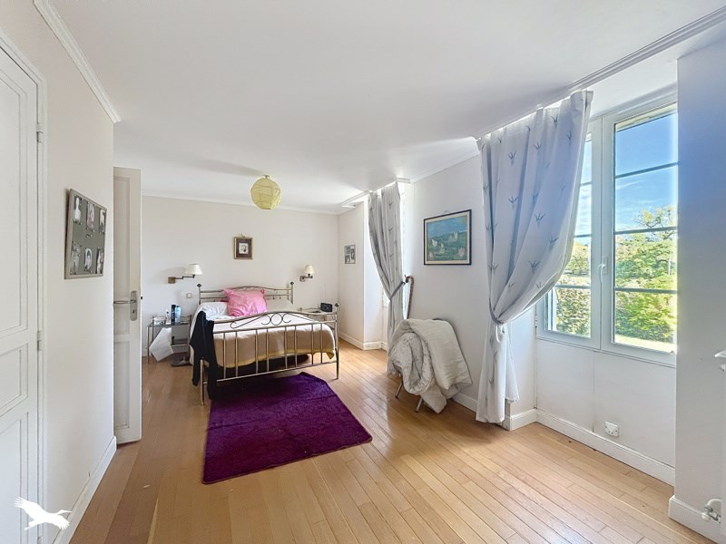 Vente Maison Bonneuil - 7 pièces -214 m² - (16120)