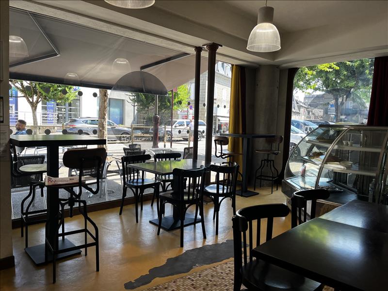 Vente Local commercial OBJAT - -  250 m² - (19130)