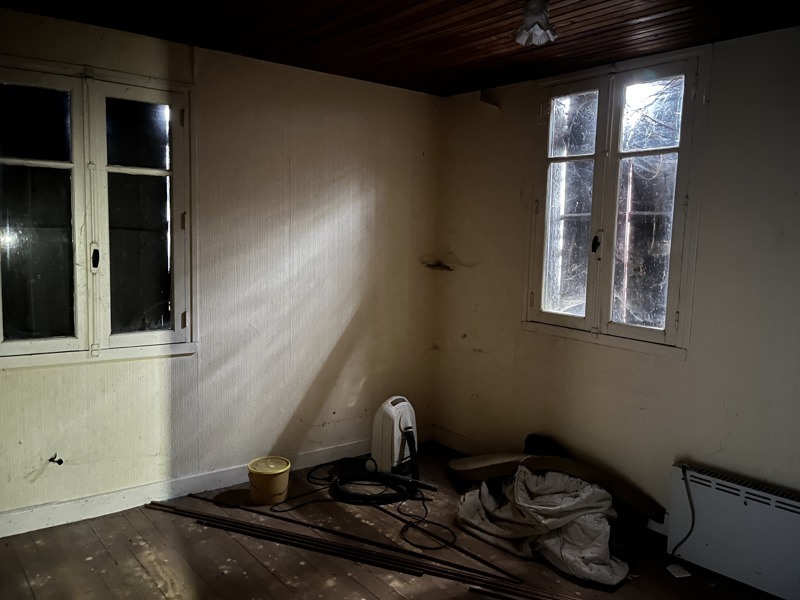 Vente Maison ST BONNET LA RIVIERE - 3 pièces -40 m² - (19130)