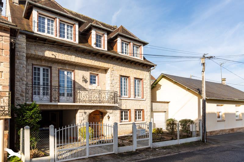 Vente Maison OBJAT - 6 pièces -177 m² - (19130)