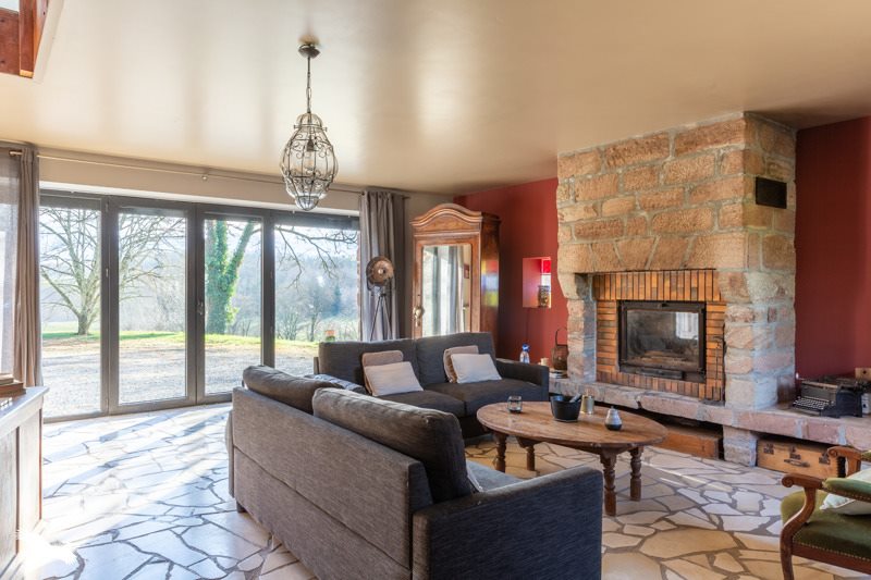 Vente Maison ST CYPRIEN - 6 pièces -193 m² - (19130)