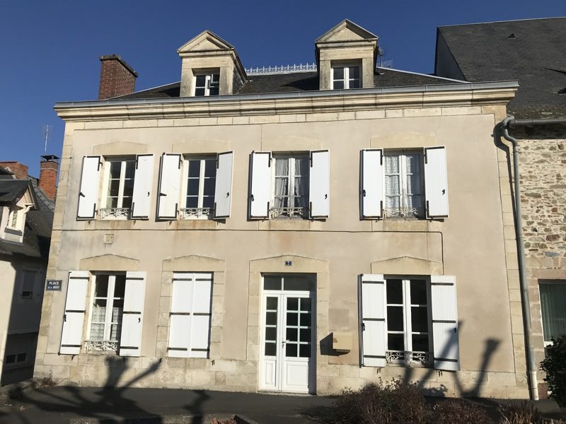 Vente Immeuble JUILLAC - -  258 m² - (19350)