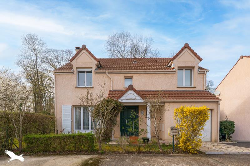 Vente Maison LE MESNIL ST DENIS - 5 pièces -122 m² - (78320)