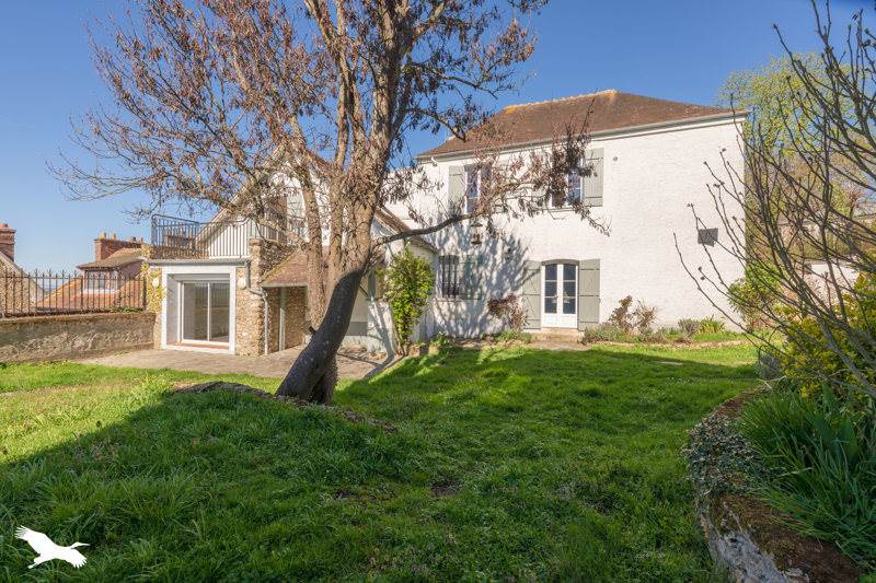 Vente Maison NEAUPHLE LE CHATEAU - 6 pièces -165 m² - (78640)