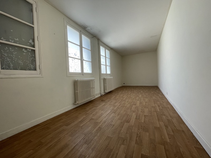 Vente Maison ISSOUDUN - 6 pièces -214 m² - (36100)