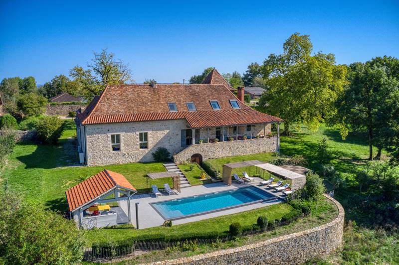 Vente Maison FIGEAC - 6 pièces -298 m² - (46100)