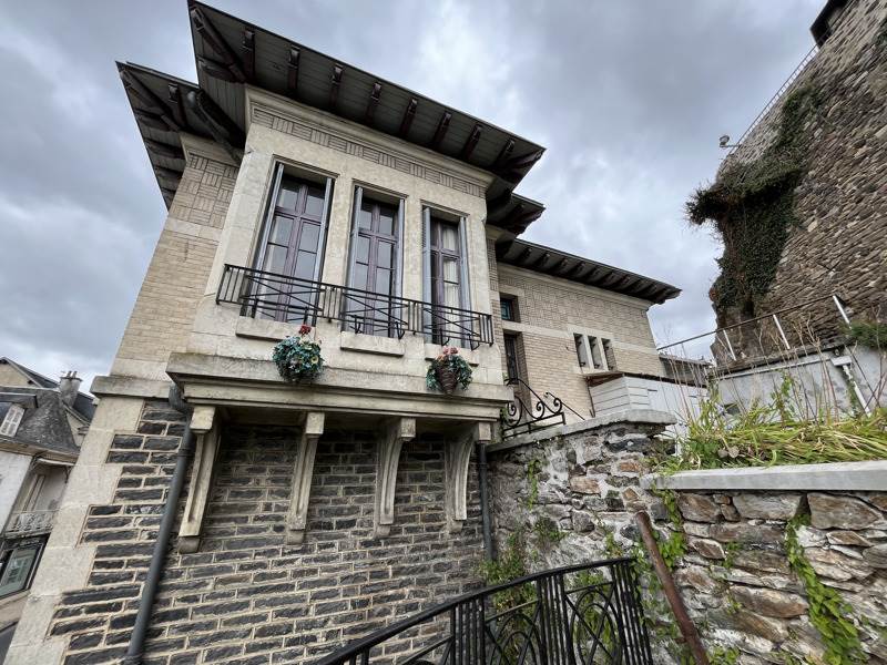 Vente Immeuble UZERCHE - -  378 m² - (19140)