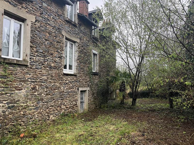 Vente Maison UZERCHE 19140 12 pièces - 235,33 m²