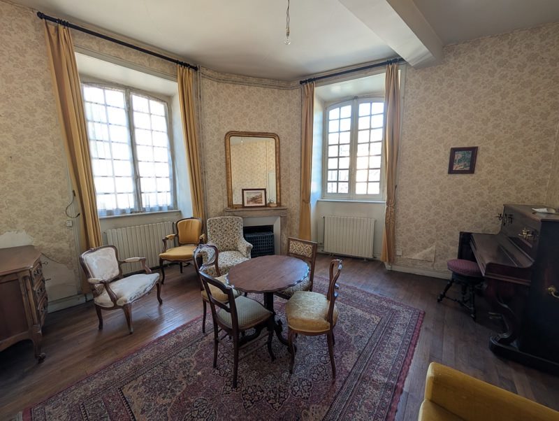 Vente Maison UZERCHE - 6 pièces -212,9 m² - (19140)