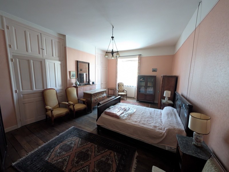Vente Maison UZERCHE - 6 pièces -212,9 m² - (19140)