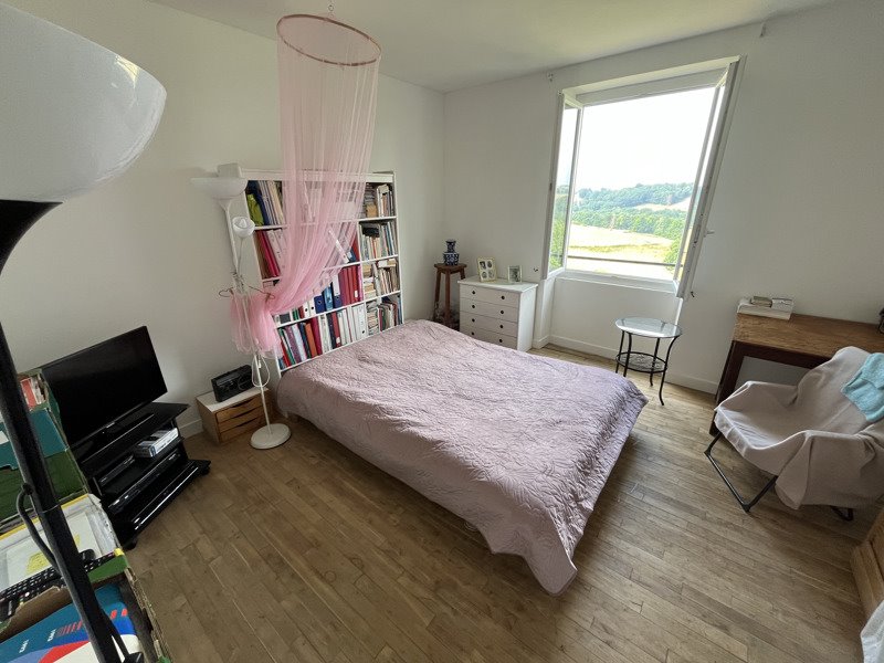 Vente Maison Saint-Ybard - 5 pièces -148 m² - (19140)
