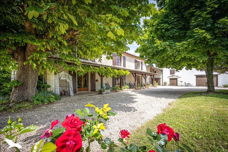 Vente Maison VILLIERS EN BOIS - 7 pièces -155 m² - (79360)