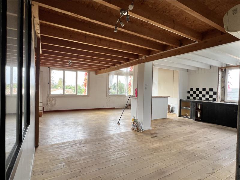 Vente Maison DAMVIX - 9 pièces -238 m² - (85420)