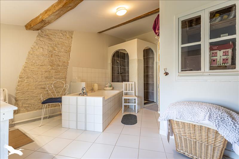 Vente Maison CRAM CHABAN - 8 pièces -246 m² - (17170)