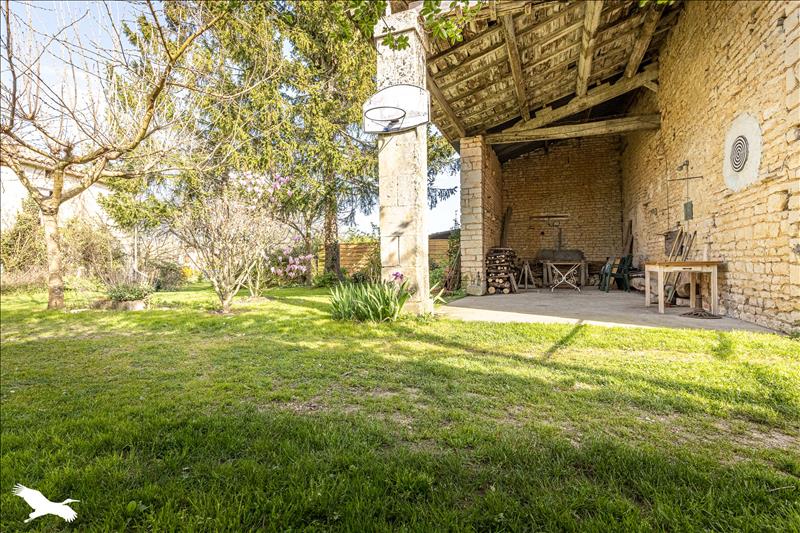 Vente Maison CRAM CHABAN - 8 pièces -246 m² - (17170)