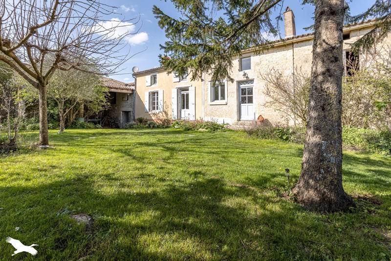 Vente Maison CRAM CHABAN - 8 pièces -246 m² - (17170)