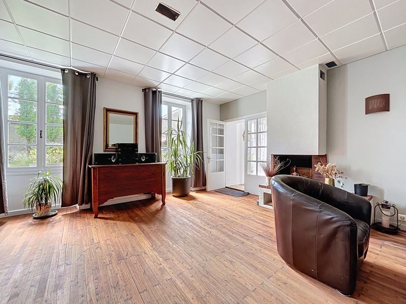 Vente Maison VAL DU MIGNON - 7 pièces -210 m² - (79210)
