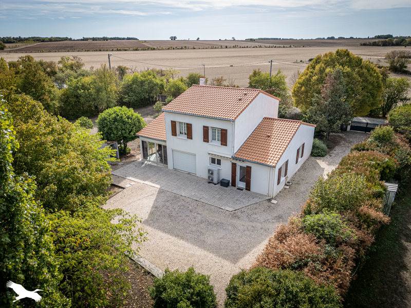 Vente Maison Épannes - 5 pièces -149 m² - (79270)