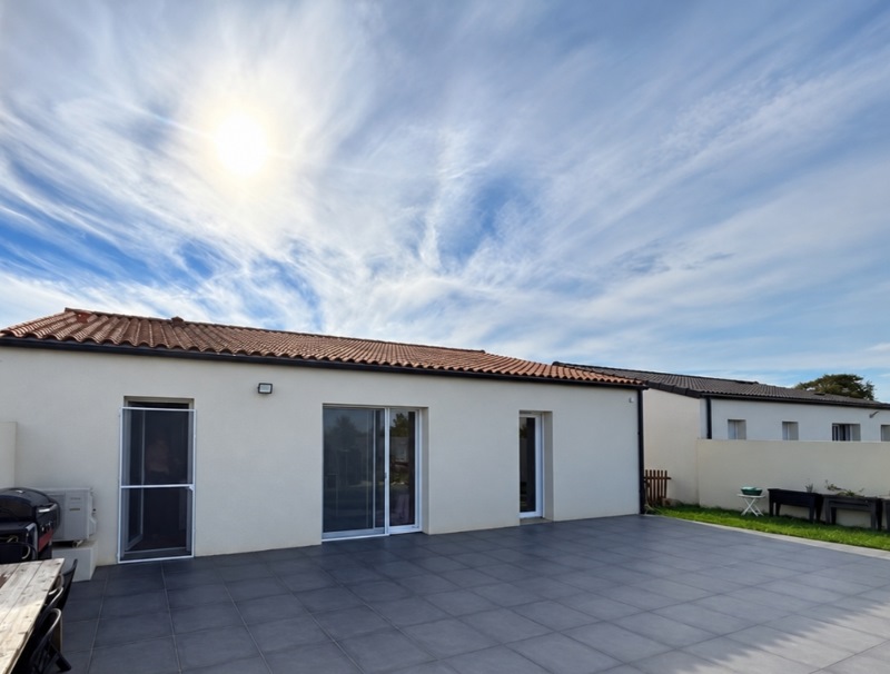Vente Maison Courçon - 5 pièces -101 m² - (17170)