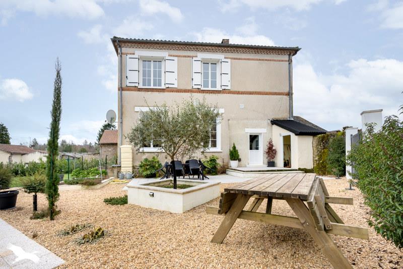 Vente Maison LA CHAPELLE MONTBRANDEIX - 6 pièces -117 m² - (87440)