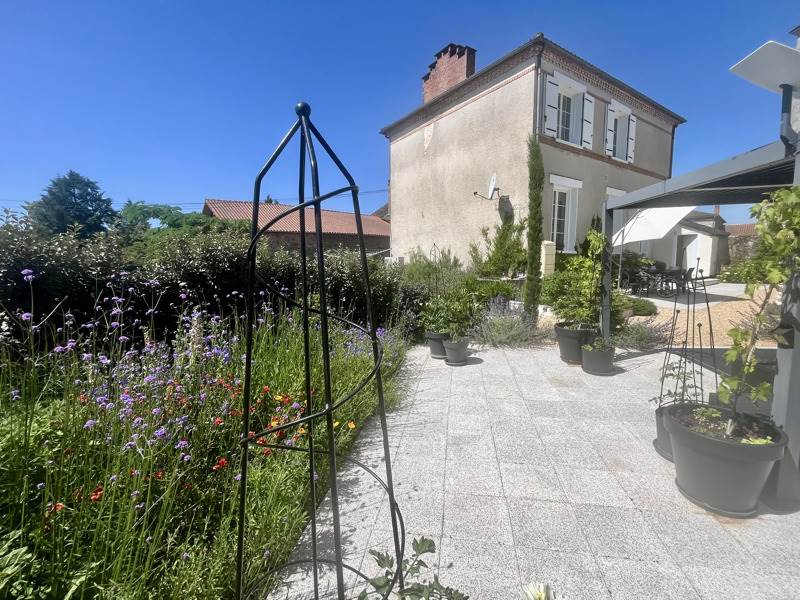 Vente Maison LA CHAPELLE MONTBRANDEIX - 6 pièces -117 m² - (87440)