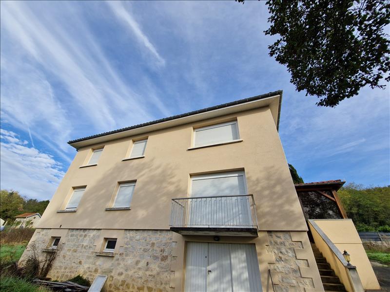 Vente Immeuble FIGEAC 46100  266 m²