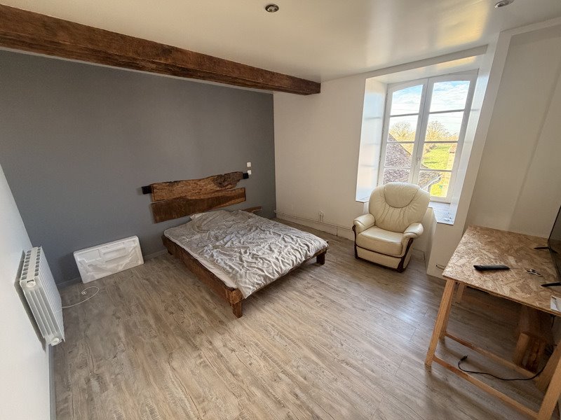 Vente Maison MONTCHEVRIER - 6 pièces -196 m² - (36140)