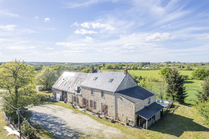 Vente Maison AIGURANDE - 9 pièces -277 m² - (36140)