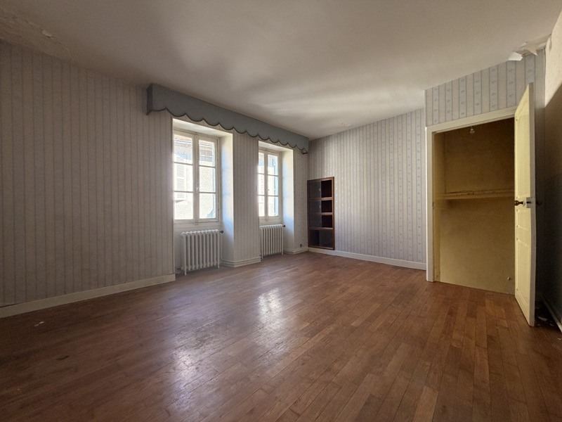 Vente Maison CHENIERS - 5 pièces -105 m² - (23220)
