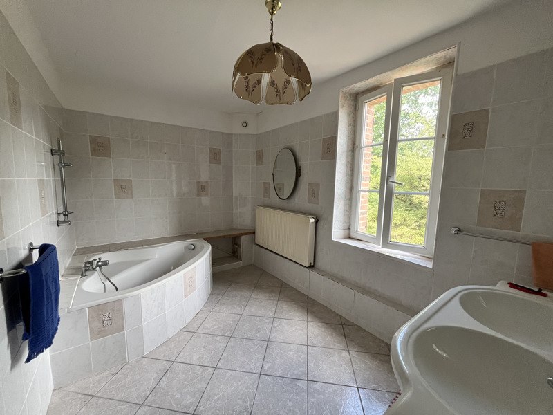 Vente Maison CHENIERS - 7 pièces -284 m² - (23220)