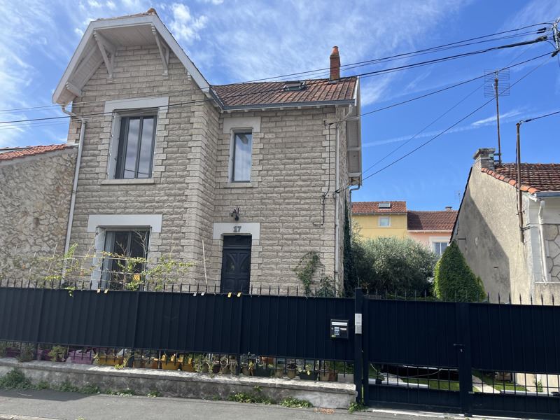 Vente Maison LA ROCHELLE - 4 pièces -120 m² - (17000)