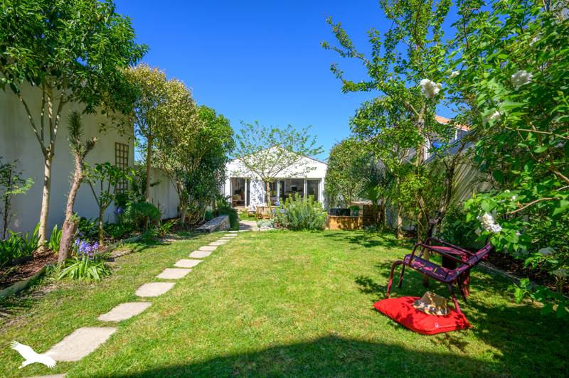 Vente Maison LA ROCHELLE - 8 pièces -202 m² - (17000)