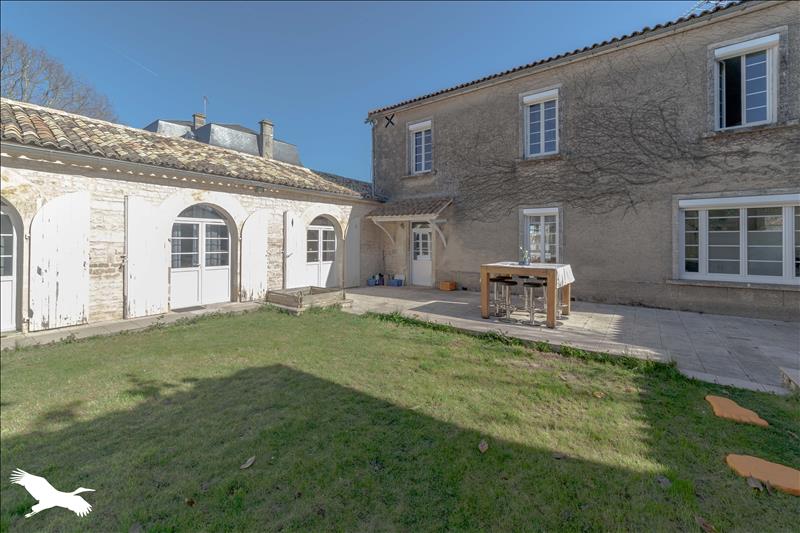 Vente Maison ROUILLAC - 5 pièces -203 m² - (16170)