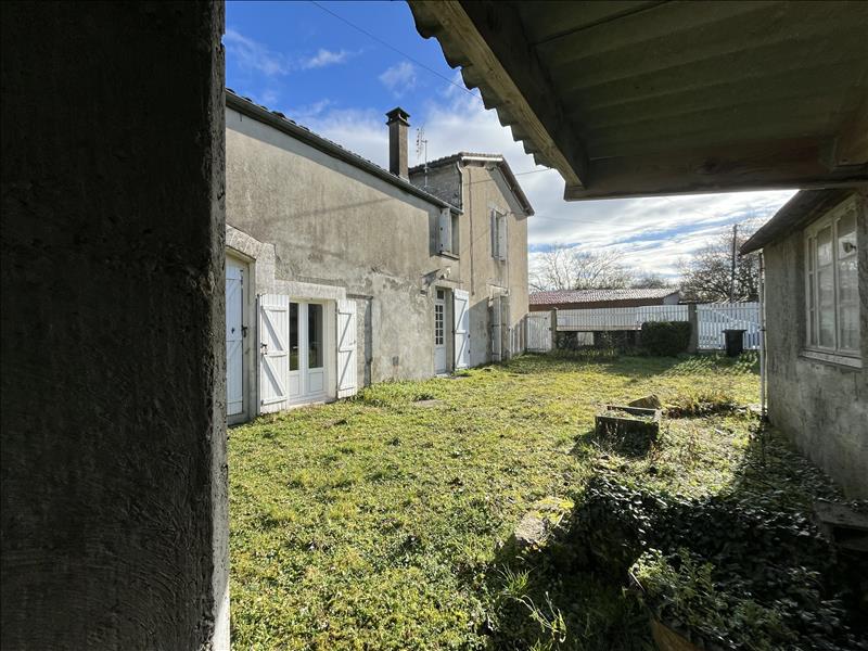 Vente Maison AIGRE - 6 pièces -148 m² - (16140)