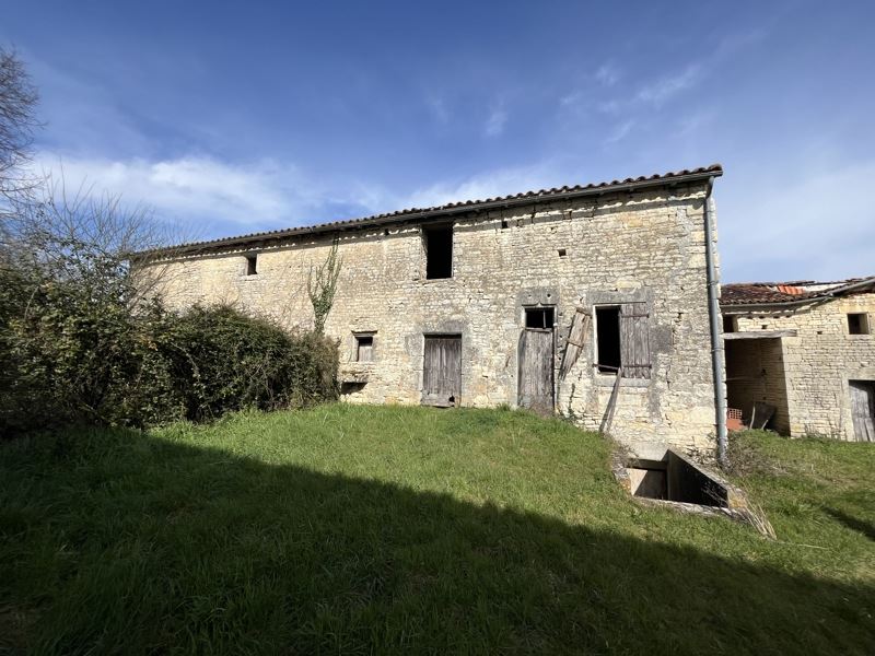 Vente Maison ORADOUR - 5 pièces -182 m² - (16140)