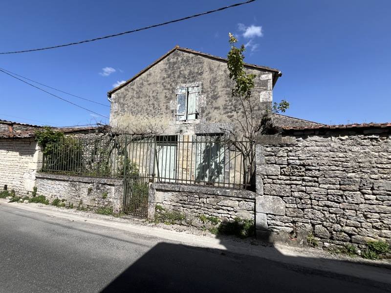 Vente Maison ROUILLAC - 2 pièces -33 m² - (16170)