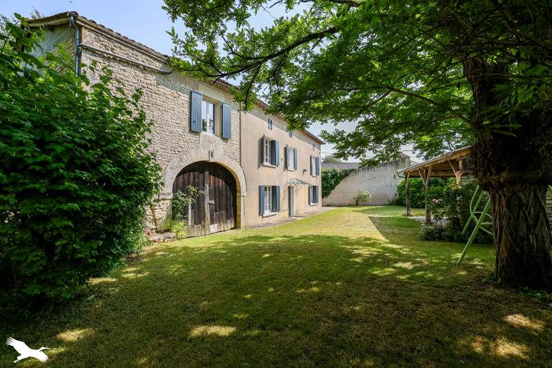 Vente Maison GENAC BIGNAC - 4 pièces -168 m² - (16170)