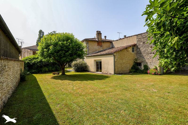 Vente Maison GENAC BIGNAC - 4 pièces -168 m² - (16170)