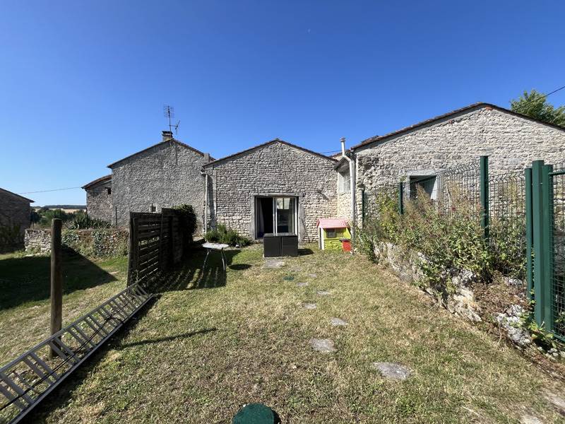 Vente Maison VAL D AUGE - 5 pièces -132 m² - (16170)