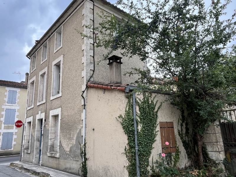 Vente Maison AIGRE - 5 pièces -106 m² - (16140)